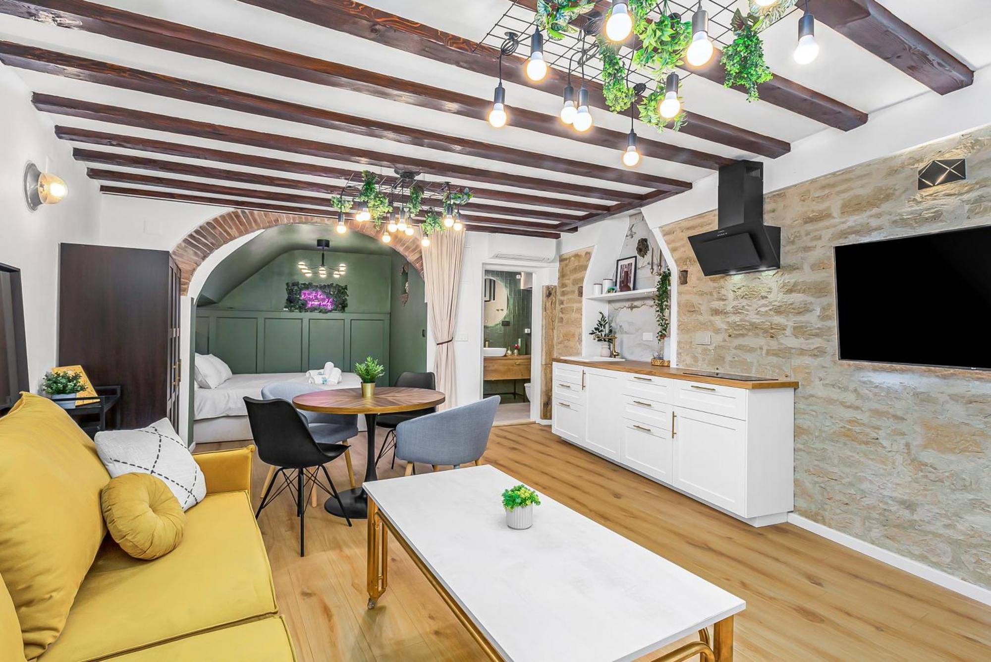 La Bestia Deluxe Studio Apartment Ровинь Экстерьер фото
